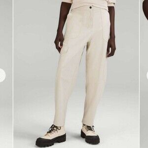 Lululemon Light Utilitech Cargo Pocket High-Rise Pant in Natural Ivory Size 24